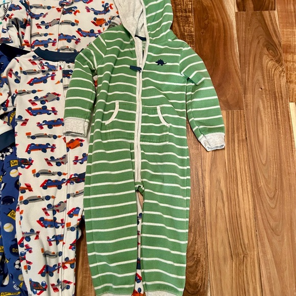 Carter’s fleece boys pajamas 24 months - Picture 2 of 8